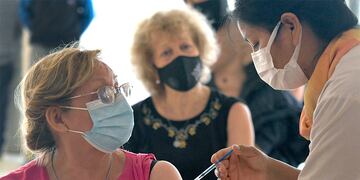 Argentina espera el arribo de más de 50 millones de vacunas contra el coronavirus durante el 2022.