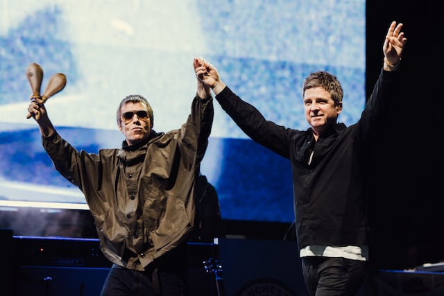 Oasis, cada vez más cerca de Argentina. Los hermanos Gallagher anticipan su regreso a River. (X @oasis).
