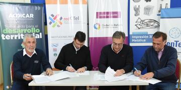 Firma de convenio entre la Municipalidad de Rafaela y ACDICAR