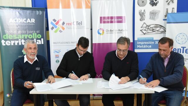 Firma de convenio entre la Municipalidad de Rafaela y ACDICAR