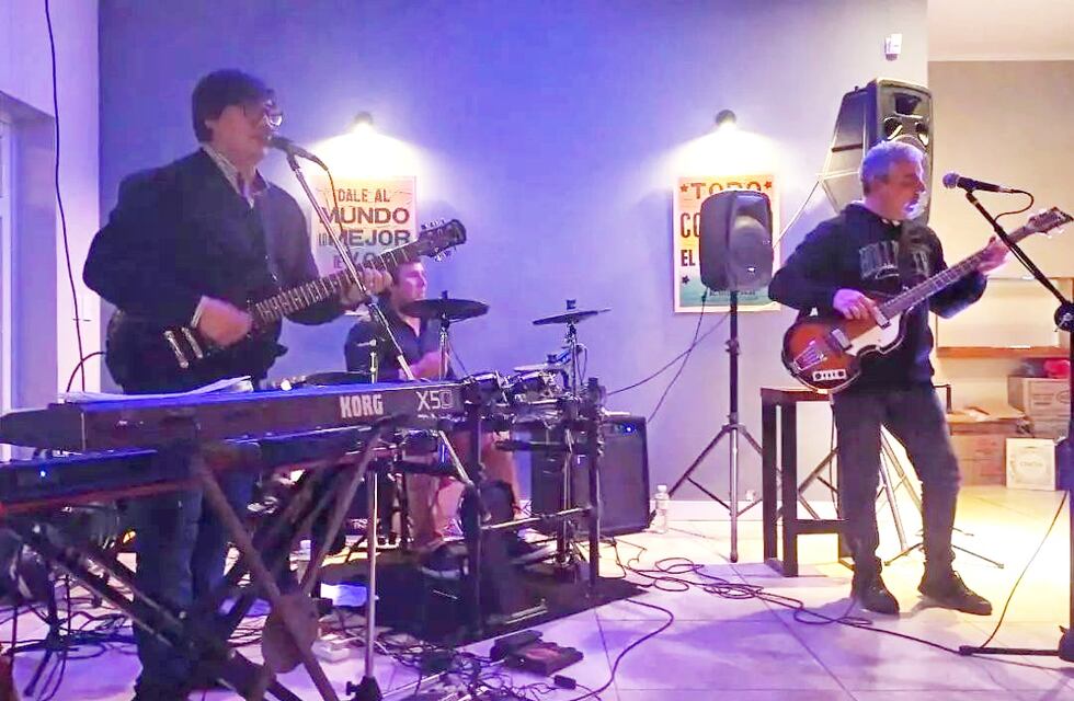 Beatles en Vivo a beneficio de los Jardines Frutillitas de Tres Arroyos