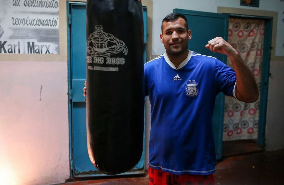 Quién es Brian Calla, el instructor de boxeo involucrado en el choque de San Vicente