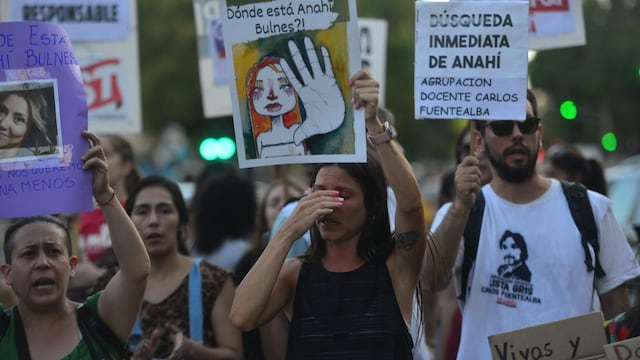 Familiares y amigos de la docente piden la aparición con vida de la mujer.