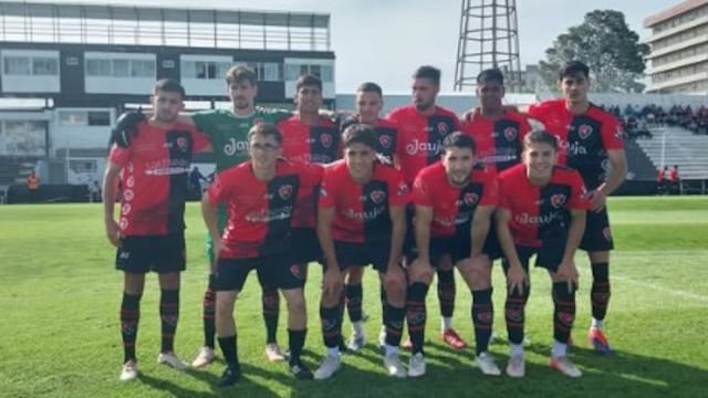 Sporting cayó ante Liniers 3 a 2 sobre la hora.