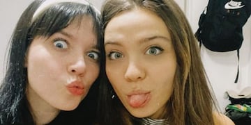 El pícaro video entre Malena Narvay y Mica Suárez: “¿Y el beso?”.