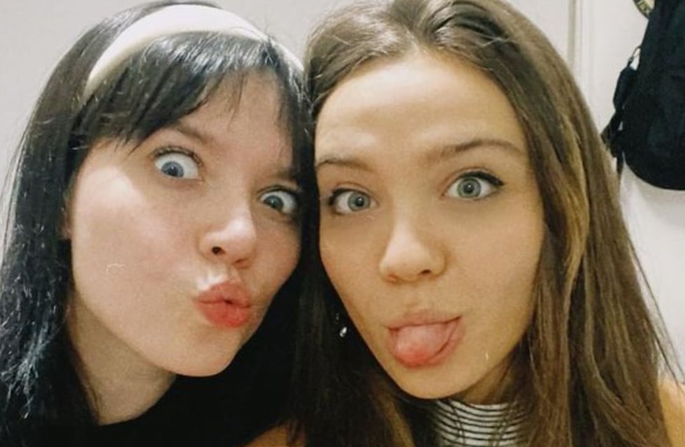 El pícaro video entre Malena Narvay y Mica Suárez: “¿Y el beso?”