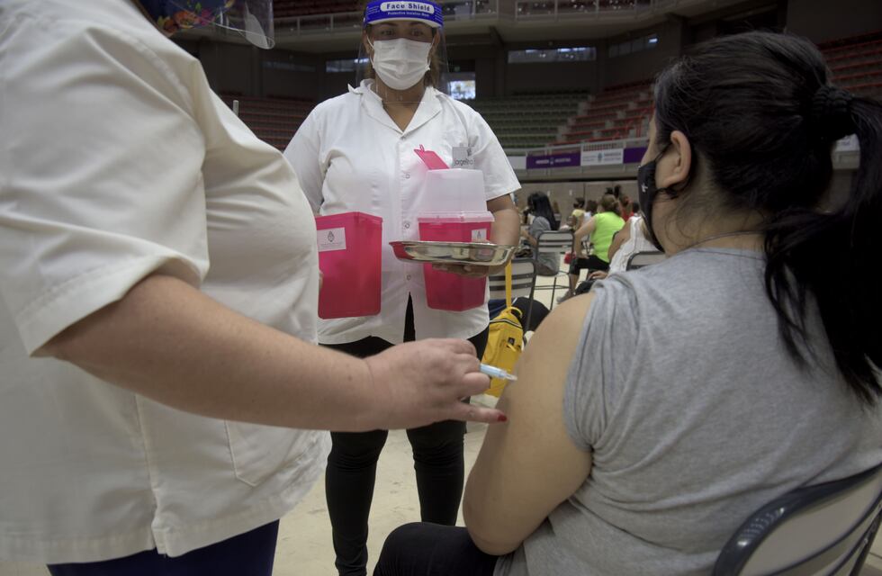 Vacunas COVID-19 en Mendoza: casi mil docentes del Valle de Uco ya tienen el esquema completo