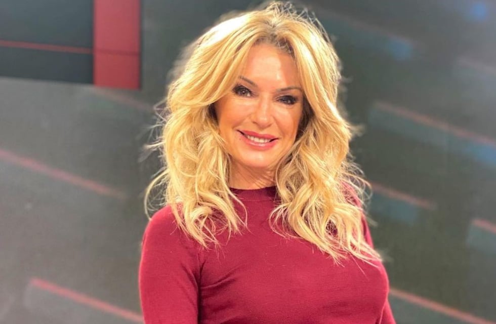 Yanina Latorre cautivó con una sesión de fotos en top y jean que desafió al invierno