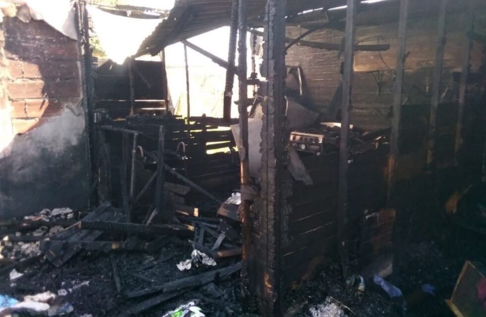 Se incendió la casa de una familia en La Plata y el perro murió calcinado