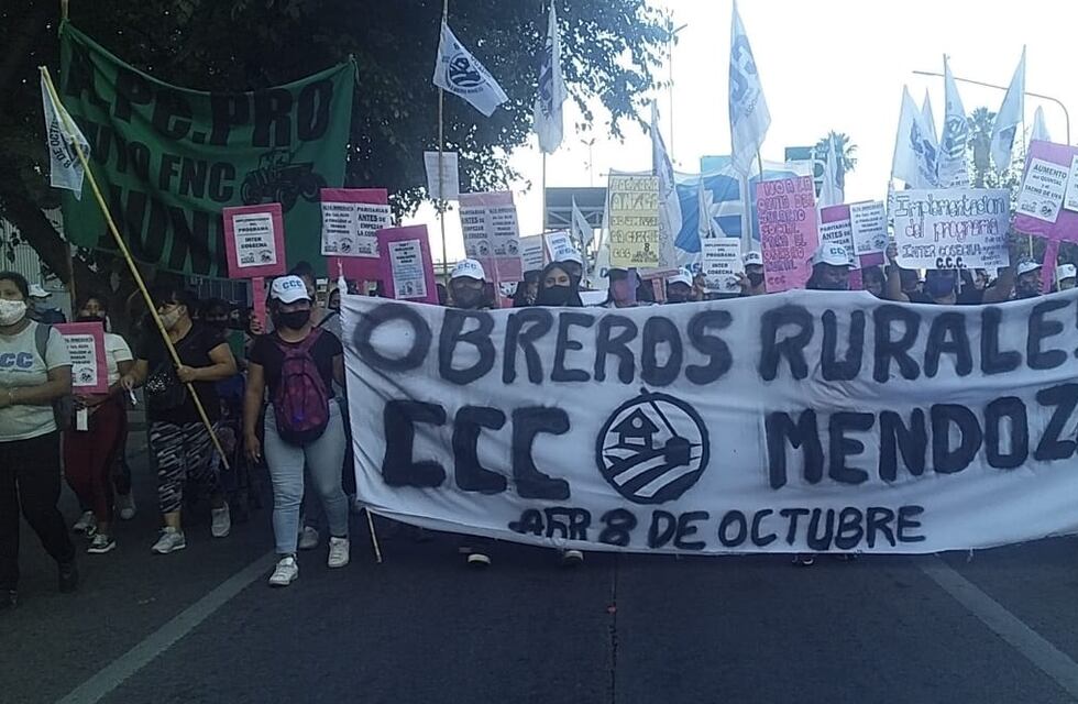 Marcha vitivinícola: trabajadores coparon el centro mendocino