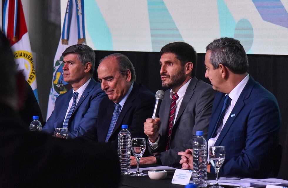 Obra pública en Santa Fe: Maximiliano Pullaro y Guillermo Francos firman acuerdo