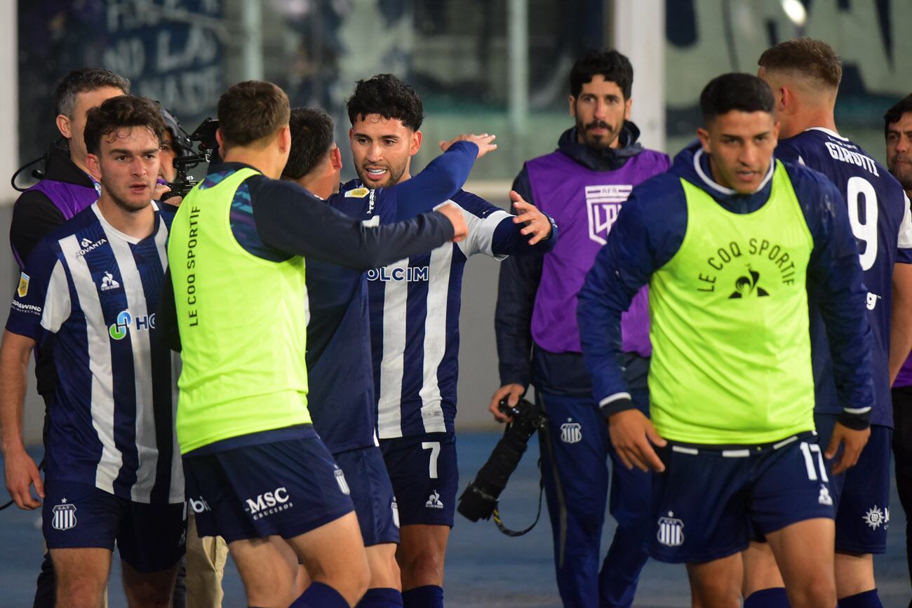 Talleres venció a Sarmiento en el estadio Kempes con gol de Nahuel Bustos.  (Nicolás Bravo / La Voz)