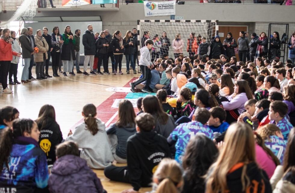 Actividades de los Juegos Escolares Bonaerenses en el Polideportivo de Tres Arroyos