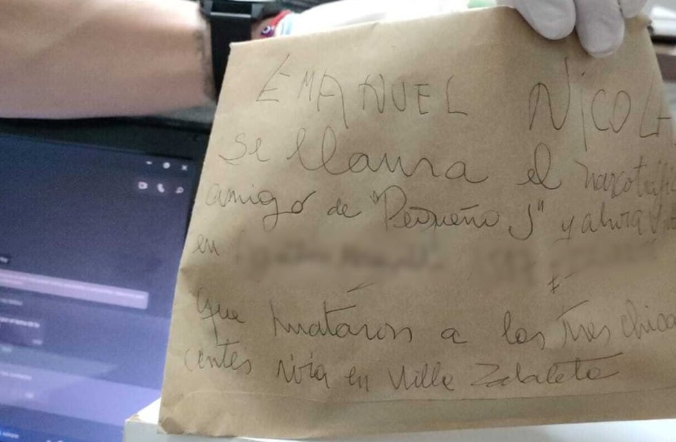 Triple crimen: qué dice la carta que dejaron en una comisaría con información sobre “Pequeño J”
