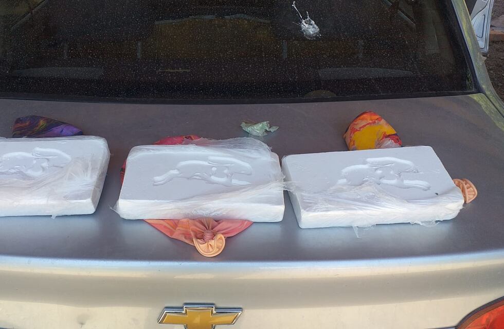 Guaymallén: su pareja lo denunció por violencia de género, lo fueron a detener y encontraron ladrillos de cocaína