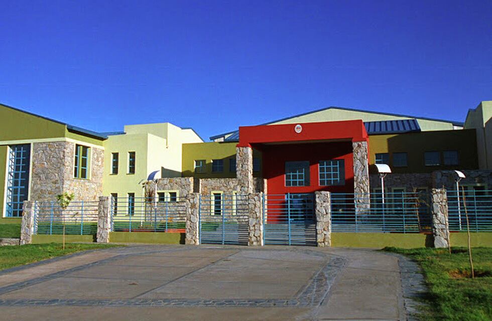 Despidieron a un profesor acusado de acoso sexual e insultos a sus alumnos