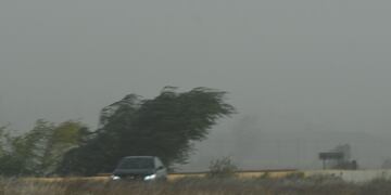Fuerte viento en Mendoza con polvo. José Gutiérrez - Los Andes