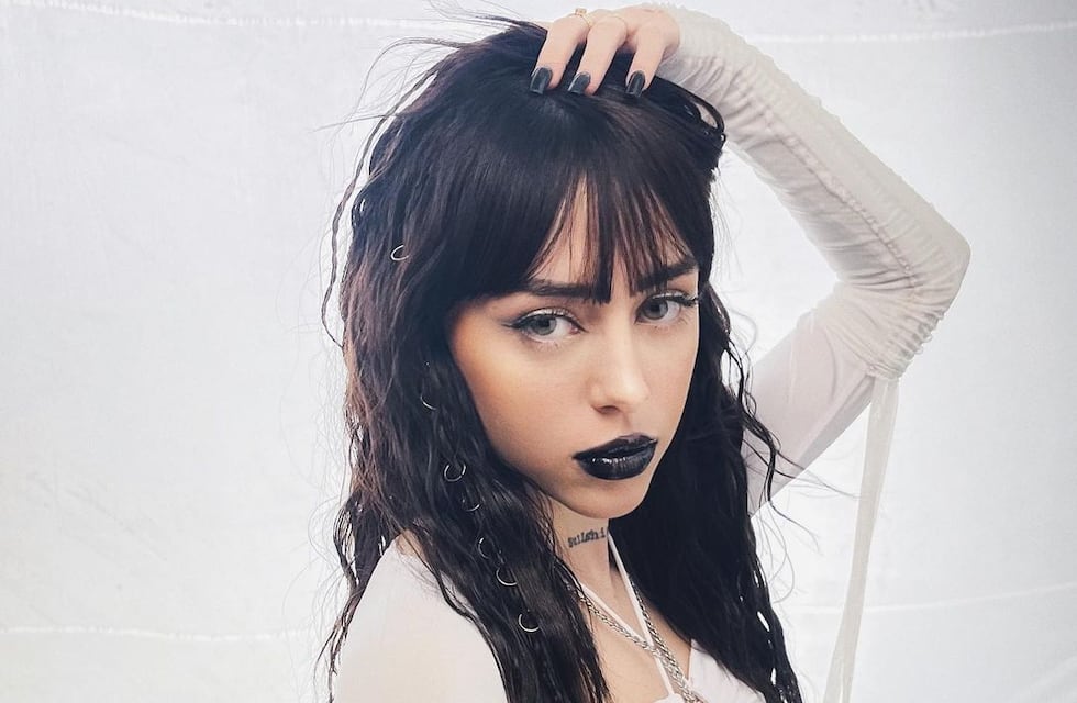 Nicki Nicole se anotó con nuevo look para una campaña internacional de ropa