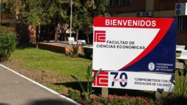 Reunión entre autoridades y docentes en Ciencias Económicas