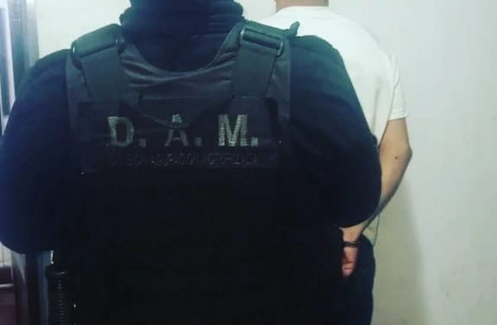 Dos aprehendidos por ilícitos en Eldorado