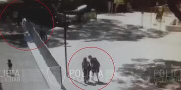 Los videos de las cámaras de seguridad que muestran la secuencia de los hechos previos al abuso sexual. Foto: captura de video.