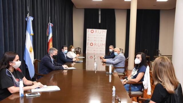 Desde el lunes Santiago amplia el horario de circulación, vuelven los bares y se continuará con clases virtuales