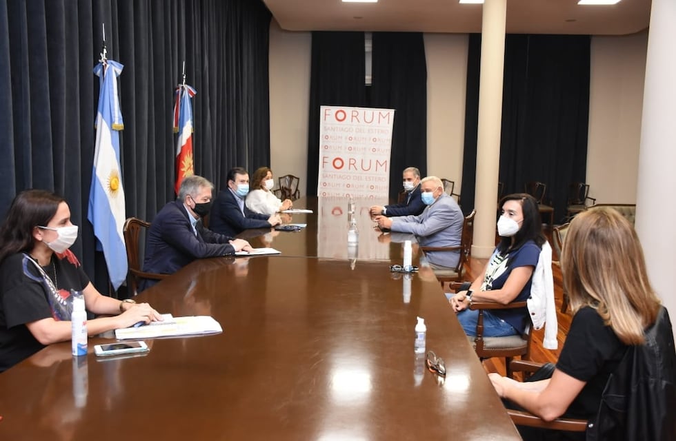 Desde el lunes Santiago amplia el horario de circulación, vuelven los bares y se continuará con clases virtuales