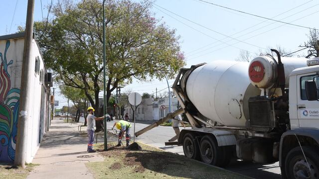 Comenzó la colocación de nuevas columnas de iluminación en Rafaela