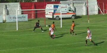 Gol de Braian Noriega ante Adiur de Rosario