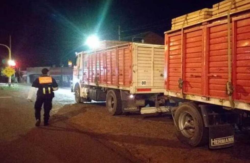 Camionero alcoholizado terminó detenido tras chocar en un control policial en Capioví