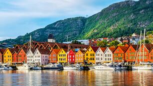 Un país europeo busca gente que hable español y paga 6000 euros: cómo aplicar.