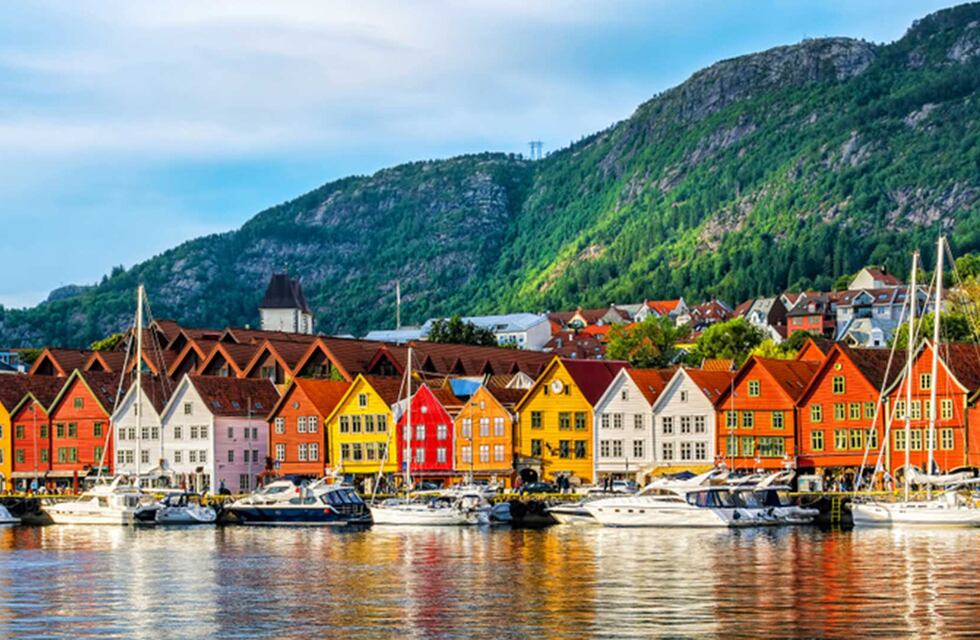 Un país europeo busca gente que hable español y paga 6000 euros: cómo aplicar desde Argentina