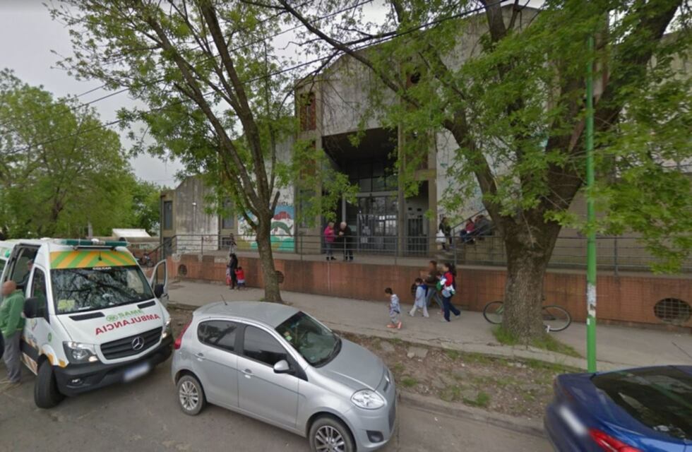Un grupo de adolescentes se peleó en una escuela de La Plata y amenazaron con apuñalar a una alumna