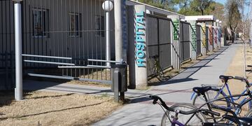 La directora del Hospital Saporiti de Rivadavia, Carina Copparoni informó sobre la situación sanitaria del establecimiento de Salud. Gentileza Este Online