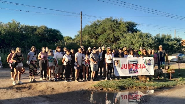 Mateada y reclamo de justicia por Samuel Tobares en Villa Parque Siquiman. Gentileza: Diario de Carlos Paz