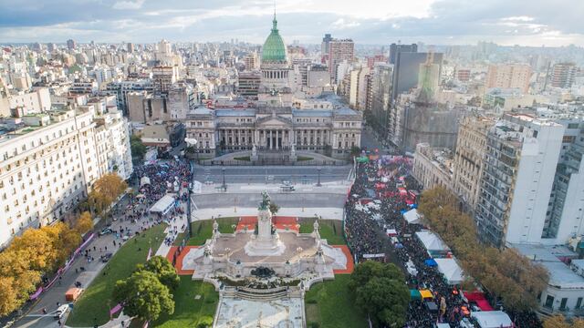Todo, en 10 días: movilidad jubilatoria, deuda externa y aborto legal