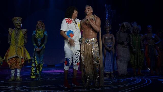 La Mona Jiménez y Flavio Mendoza, ovasionados en el escenario del circo.