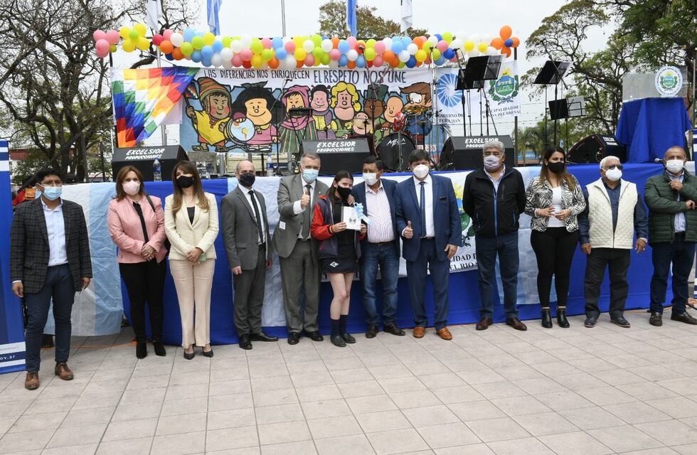 El gobernador Osvaldo Jaldo estuvo en la Expo Estudiantil 2021