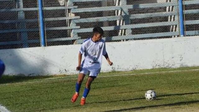 Facundo Ibáñez juega de lateral derecho en las inferiores del club Unión de Villa Krause.