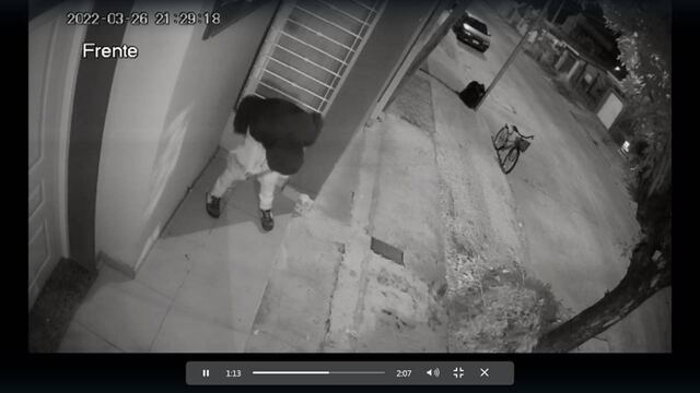 Ladrón defecando en la casa de las víctimas