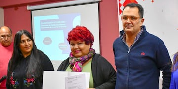 El presidente del Concejo Deliberante de San Salvador de Jujuy, Lisandro Aguiar, entregó junto a la concejal Patricia Moya las declaraciones "de interés municipal" a acciones implementadas para la promoción de derechos y el abordaje de las violencias en la ciudad.