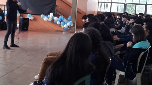 Continúan las charlas de educación vial en las escuelas de Puerto Iguazú.