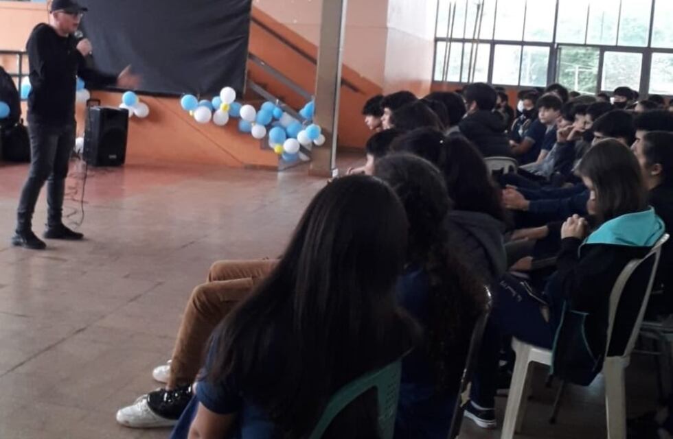 Continúan las charlas de educación vial en las escuelas de Puerto Iguazú