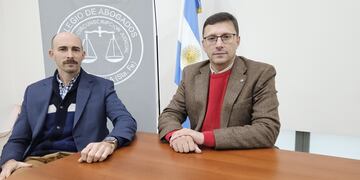 El Presidente del Concejo Municipal Dr. Lisandro Mársico y el Presidente del Colegio de Abogados de la Quinta Circunscripción Judicial Dr. Joaquín Cordero