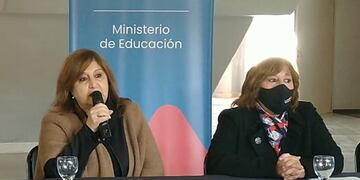 La ministra de Educación Adriana Cantero y la secretaria de Gestión Territorial, Rosario Cristiani.