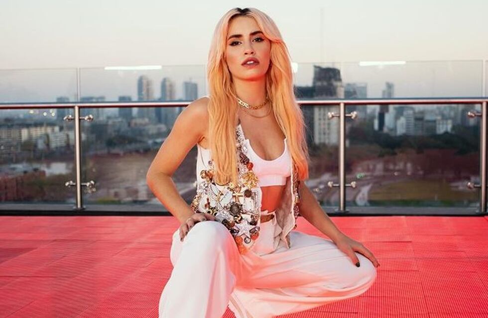 Lali Espósito sorprendió a sus fans con una contundente serie de fotos en Instagram