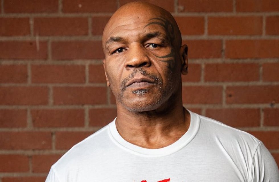 Mike Tyson no aguantó y golpeó a un pasajero que lo molestaba en un avión