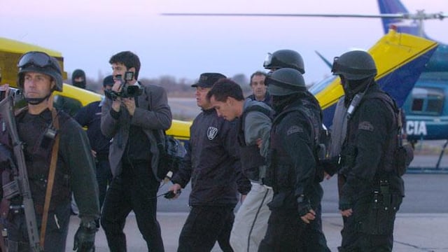 Recapturado, Luzi fue exhibido ante los medios como un trofeo.