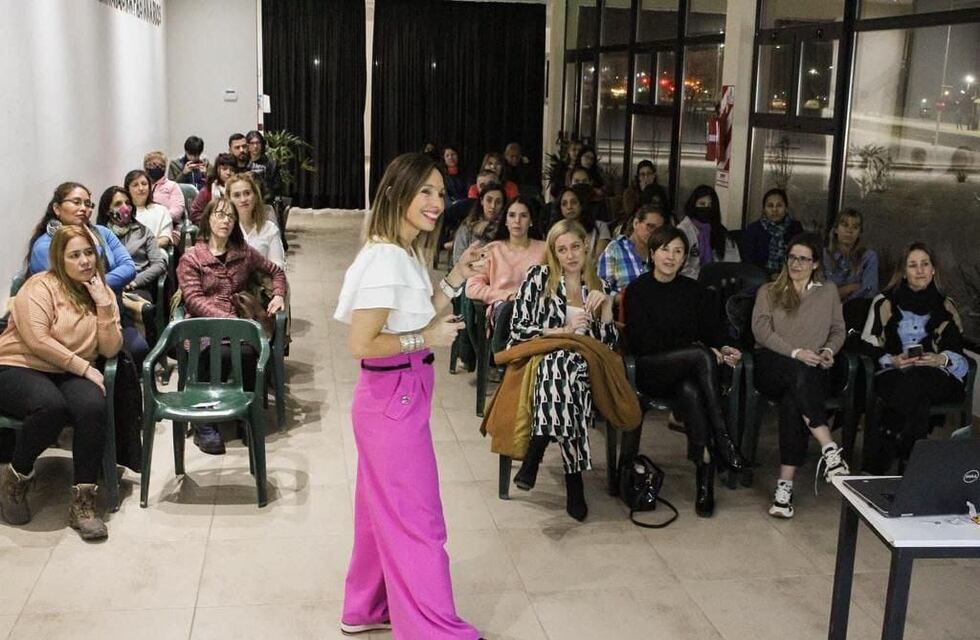 Exitosa charla motivacional “Creétela Mujer”