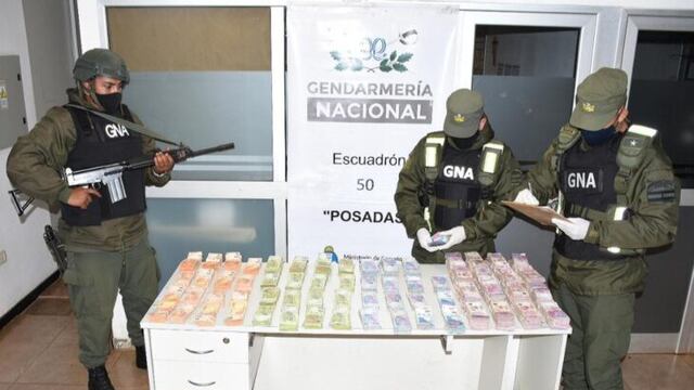 Partieron desde Leandro N. Alem con más de tres millones de pesos sin declarar.